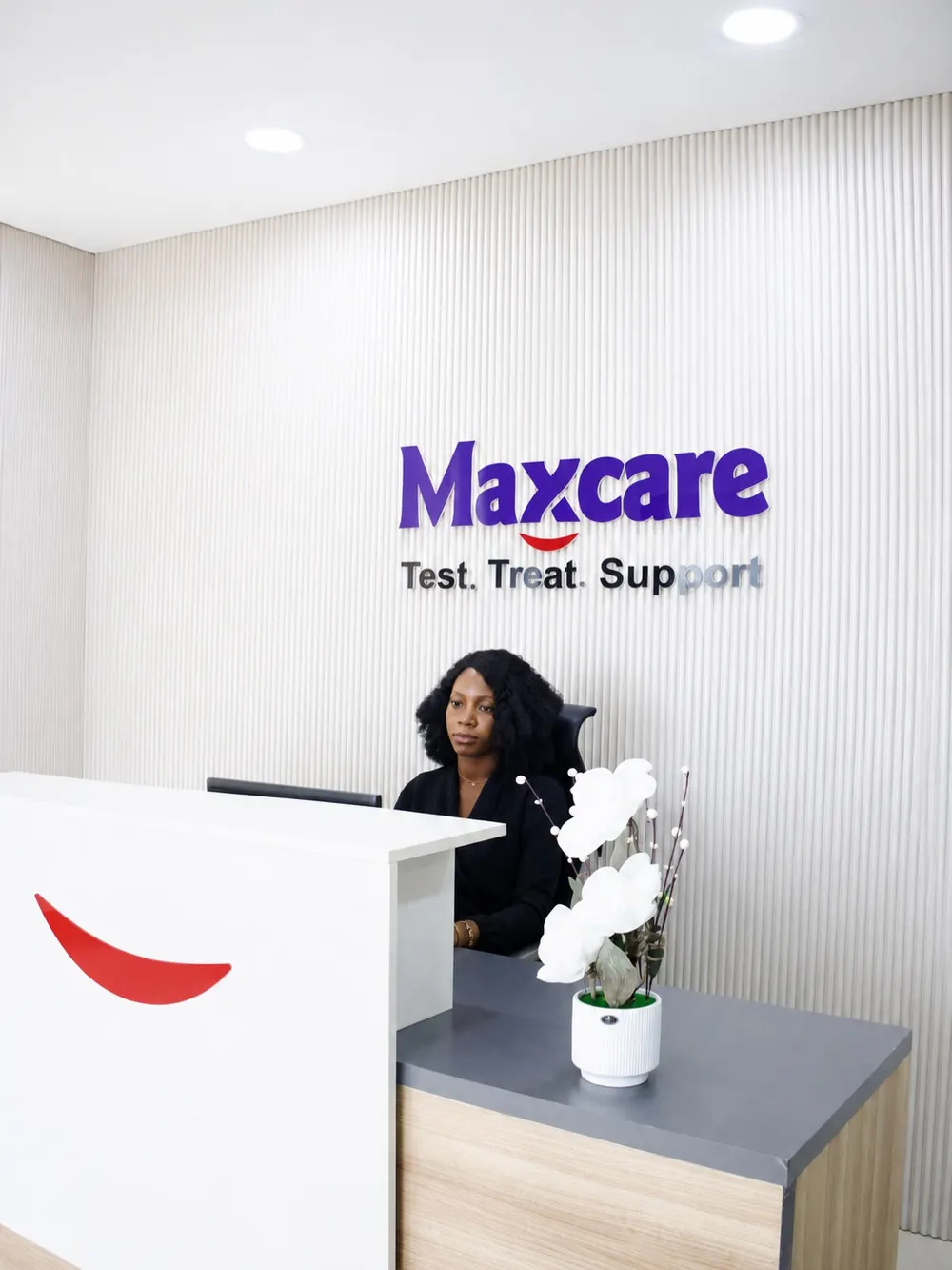 The reception desk at Maxcare, a Kenkok customer, staffed and ready to register patients.